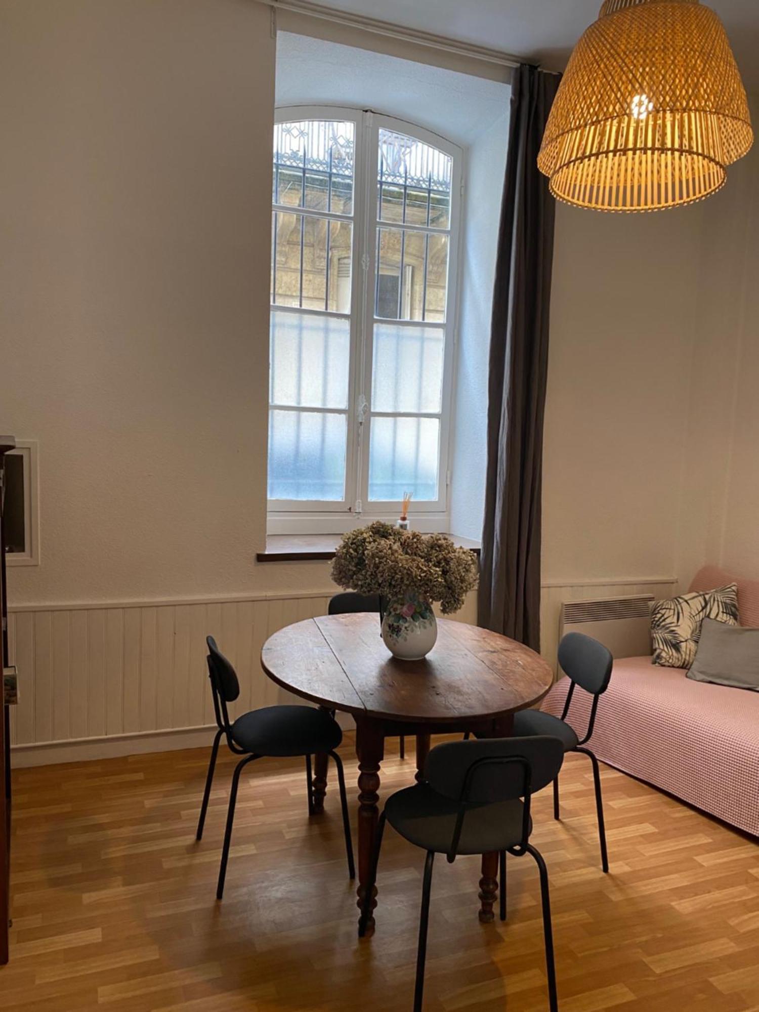 Grand Studio Style Bordelais Dans Le Triangle D'Or Burdeos Exterior foto